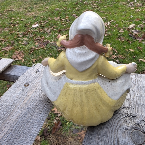 Vtg Ceramic Figurine 1980s Girl Flower Girl With Hat Cottagecore Southern Belle - Picture 3 of 5